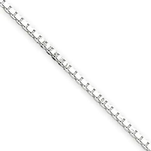 Eve Necklace – Sterling Silver 1.5mm Box Chain with smooth box links and clean finish.