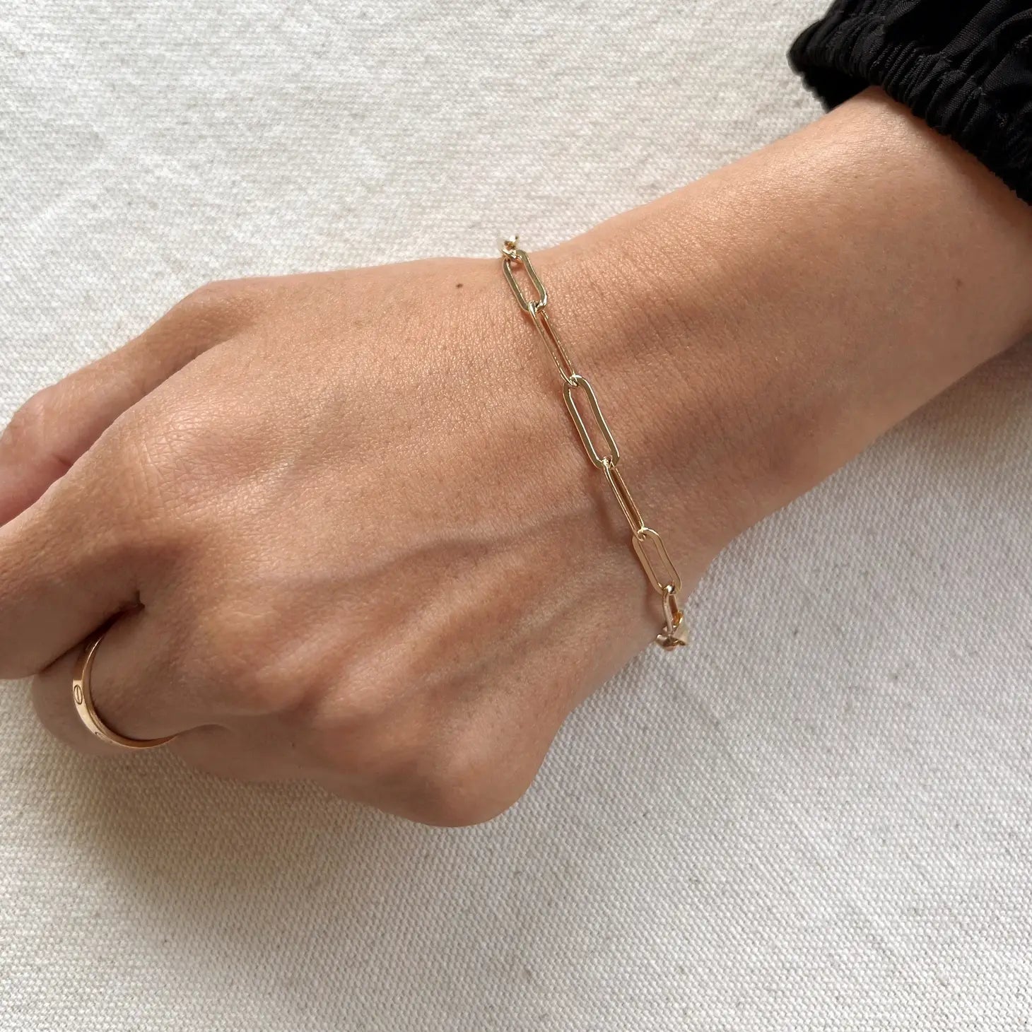 Faye - Malia Grace Jewelry gold paperclip chain bracelet